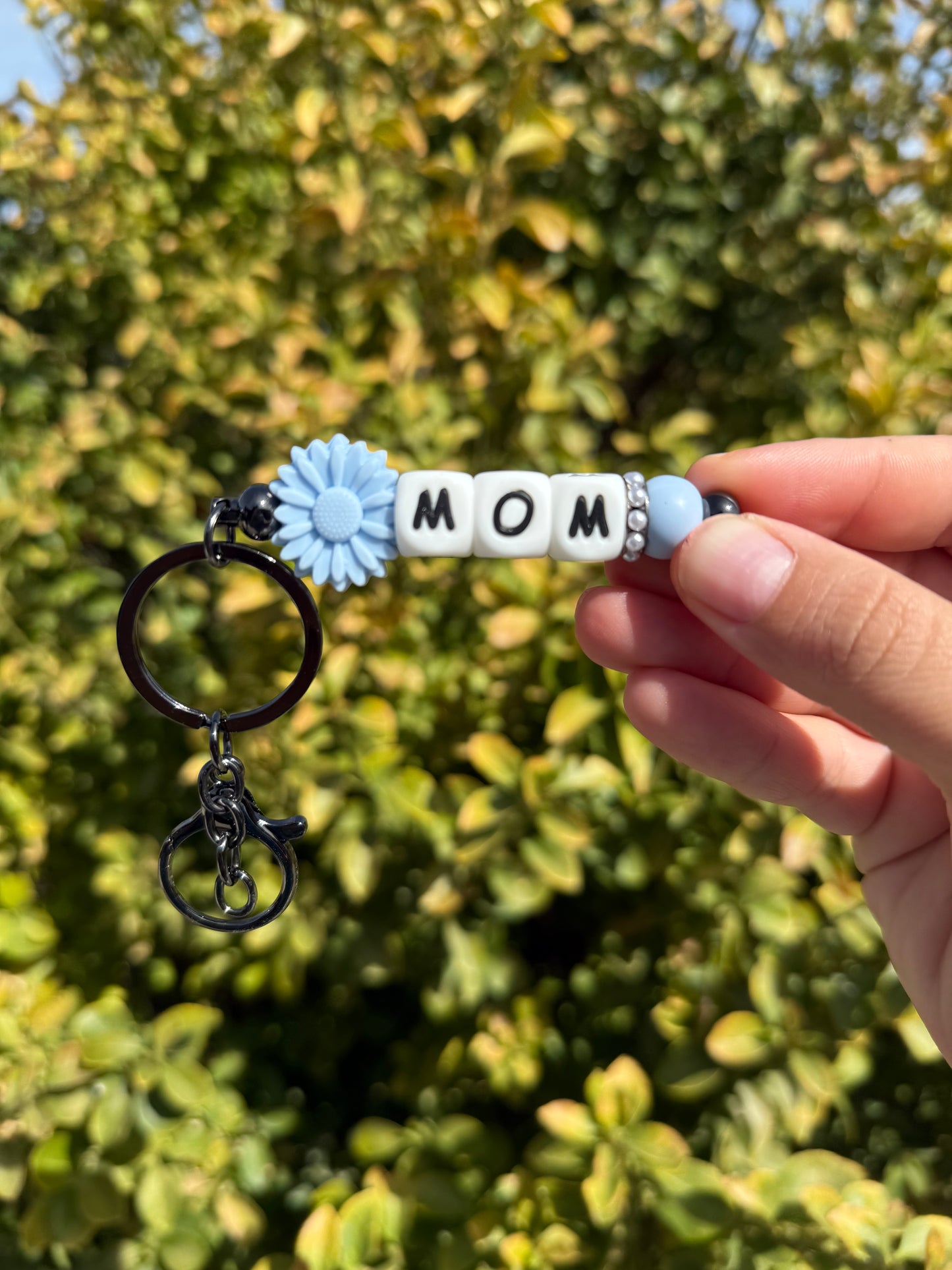 Daisy Mom Keychain(s)