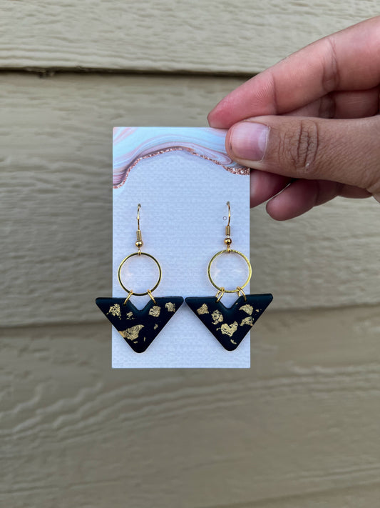 V Earrings - Black/Gold